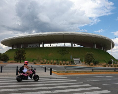 Mexico City suspends classes, shifts to remote work for World Cup kickoff