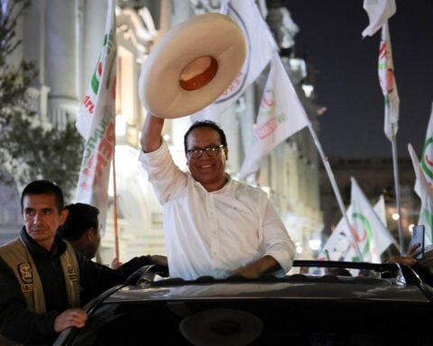 Peru race tightens again amid market volatility as overseas, rural ballots pour in