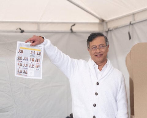 Head of Colombian legislative commission proposes suspension of president Petro