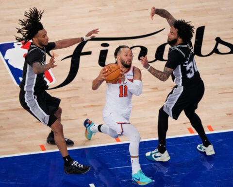 Knicks and Spurs set for Game 4 of an NBA Finals that have belonged to the road teams