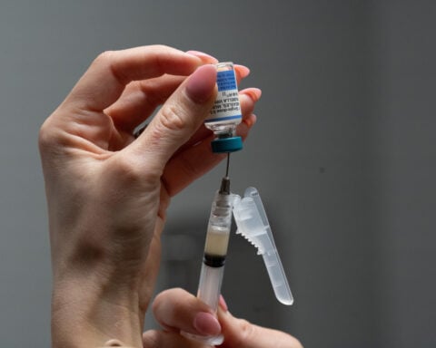 OB-GYN group makes vaccine recommendations for the first time
