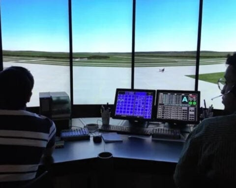 First class of air traffic controllers trained on simulators in Queens graduates from Vaughn College