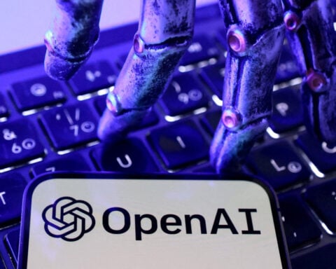 OpenAI considers drastic price cuts, anticipating war for users with Anthropic, WSJ reports