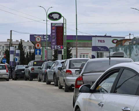 Russian-held Sevastopol suspends fuel distribution as Zelenskiy praises attacks on energy assets