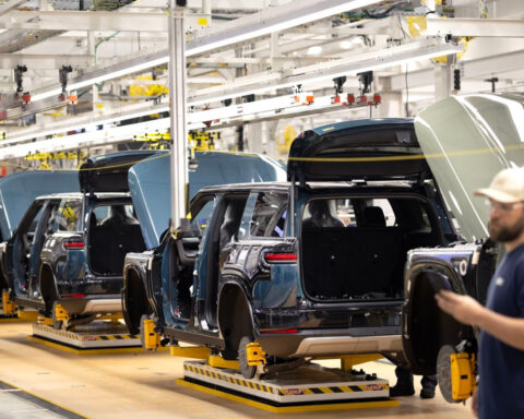 US wholesale inflation rose sharply last month as Iran oil shock continues to drive up business costs