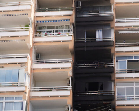 A fire on the Spanish island of Mallorca kills 2 people and injures several