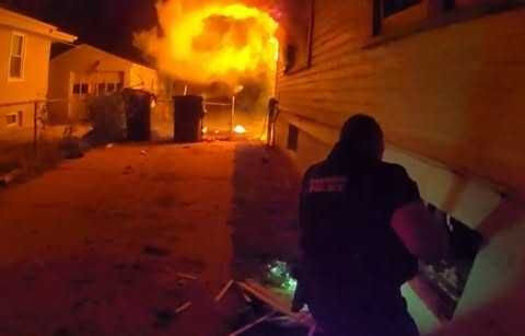 '100% instinctual': Police officers describe saving 4-year-old from house fire