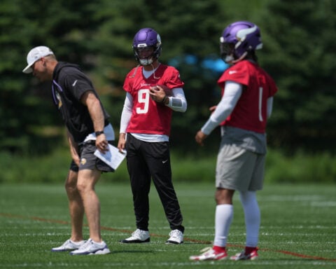 Vikings to start training camp with the Murray-McCarthy turn-taking at QB before declaring a starter
