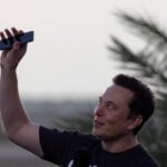 How Musk's tactics left investors clamoring for SpaceX stock and ignoring risks