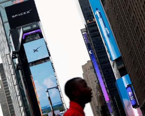 Retail investors build big dreams on small slices of SpaceX