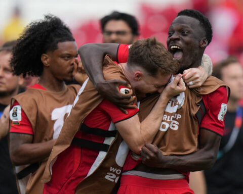 Larin scores in 78th minute to rally Canada to 1-1 draw with Bosnia-Herzegovina in World Cup opener