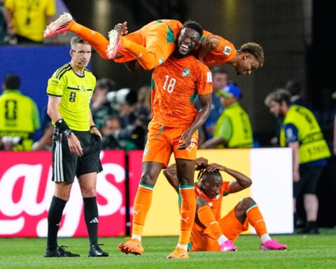Amad Diallo scores in the 90th minute to lift Ivory Coast past Ecuador 1-0 in the World Cup