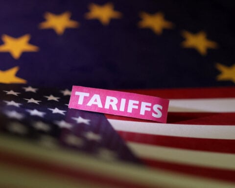 EU lawmakers approve US trade deal to avert tariff conflict