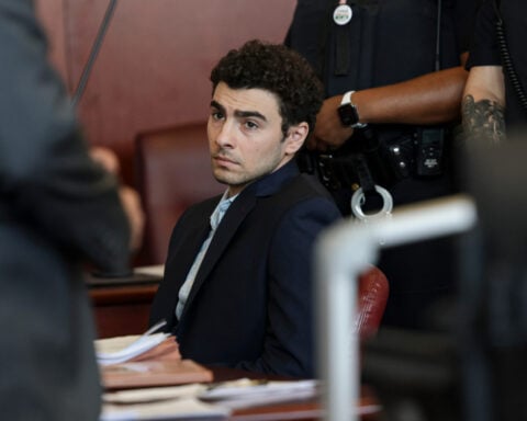 Luigi Mangione's hearing delayed a day after DA failed to tell jail he's needed in court