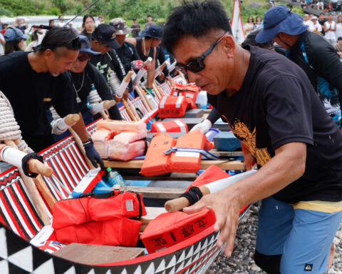 Using the stars and paddles, indigenous Taiwanese recreate risky sea journey of Great Pacific Migration