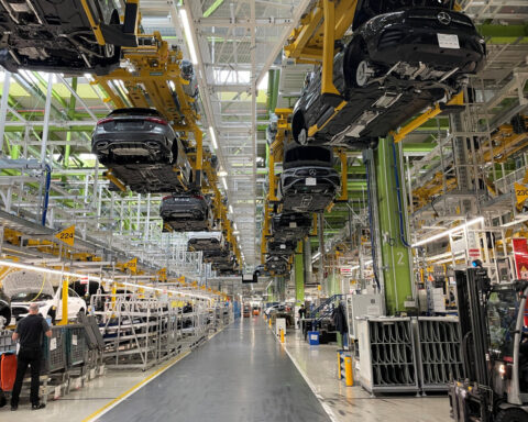 Mood darkens among German auto suppliers as investment, hiring fall, survey shows