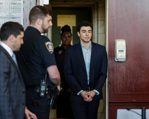 Luigi Mangione will argue a psychiatric defense in state murder trial