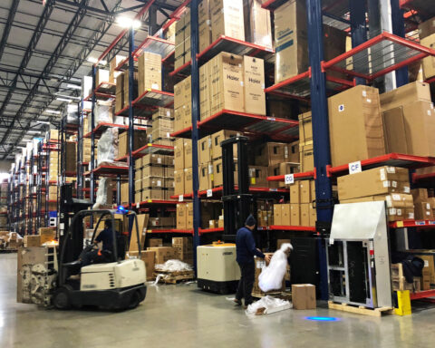 US business inventories increase as expected in April