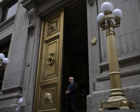 Chile central bank cuts 2026 GDP forecast, slightly raises inflation view