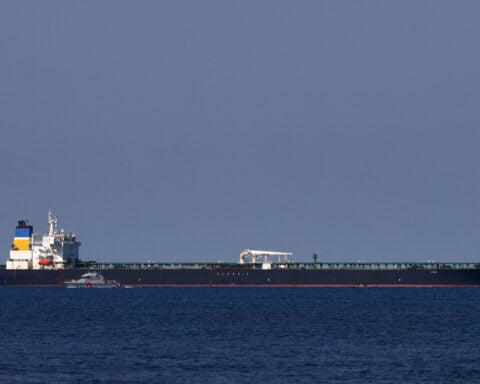 US quietly allows waiver on Russian oil to expire