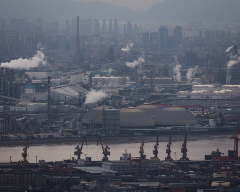China's industry ministry urges officials to look beyond numbers in economic assessment
