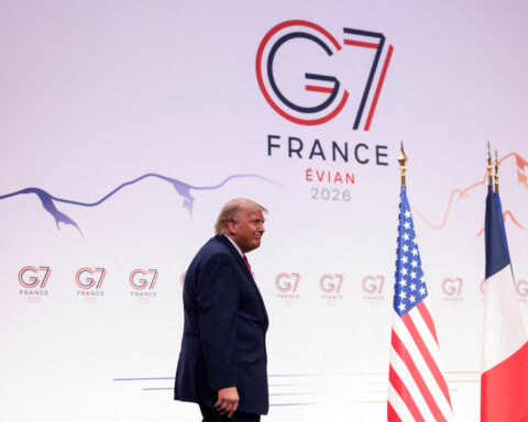 Trump says will discuss with Gulf nations Iran's ballistic missiles, terrorist proxies