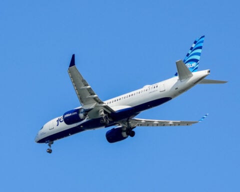 JetBlue to scale back Newark, LaGuardia operations, CNBC reports