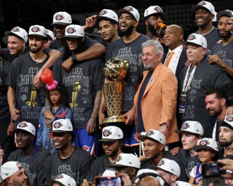 Knicks accept invitation to visit White House after win, owner says
