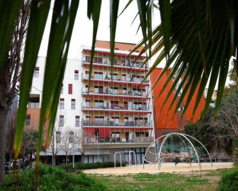 Bank of Spain sees few risks from red-hot housing market