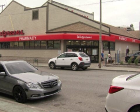 Police investigating fight at Milwaukee Walgreens