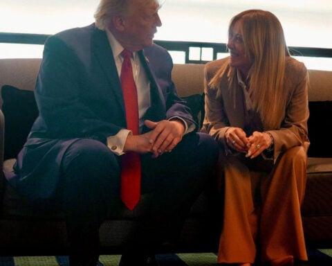 Trump doubles down on feud with Italian Prime Minister Meloni, insisting she asked for G7 photo