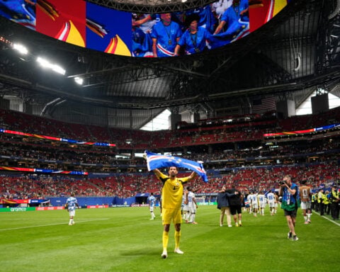 Cape Verde’s star goalkeeper Vozinha gets a family boost before Uruguay clash