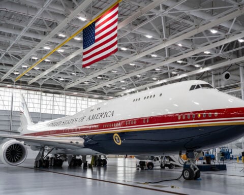 Trump unveils a new presidential airplane
