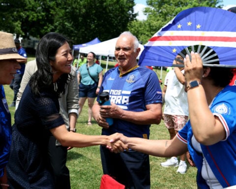 Soccer-How a warm World Cup welcome is endearing the US to fans