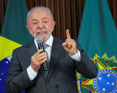 Brazil´s President Lula maintains poll lead over right-wing Senator Bolsonaro