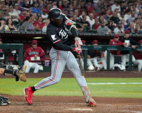 Buxton hits grand slam in Twins' 10-run 5th inning against Diamondbacks