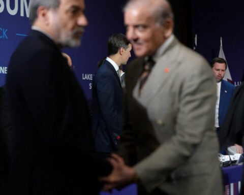 Vance, Iranians in Switzerland for first talks, overshadowed by closure of strait