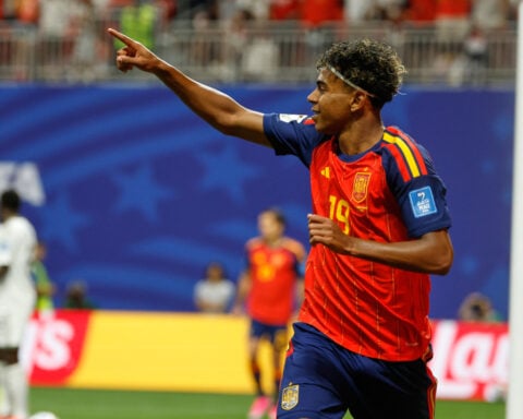 Lamine Yamal scores 10 minutes into his first World Cup start and gives Spain liftoff