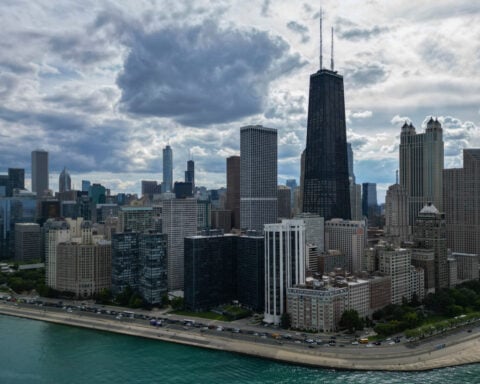 7 killed and dozens injured following series of weekend shootings in Chicago