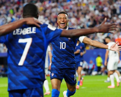 Kylian Mbappé of France scores 2 goals to reach 16 in World Cup career, tying for 2nd most