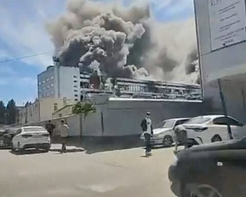 Russian strikes injure six in Ukraine as fuel crisis deepens into Siberia