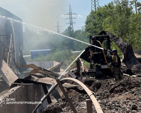 Russian attack kills three in Ukraine's Kryvyi Rih, official says