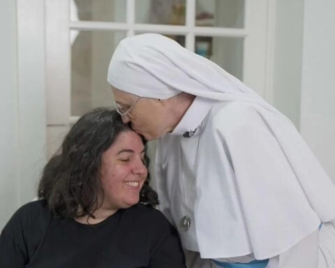 Florida woman turns ALS diagnosis into mission to raise awareness, inspire others in fight against disease