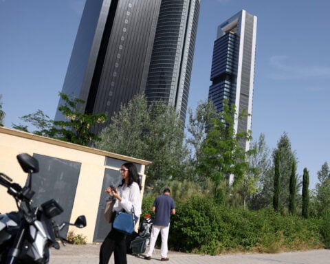 Madrid skyscraper fire is under control, police say