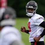 Falcons agree to $54 million, 3-year deal that makes Kyle Pitts Sr. 1 of NFL's top paid tight ends