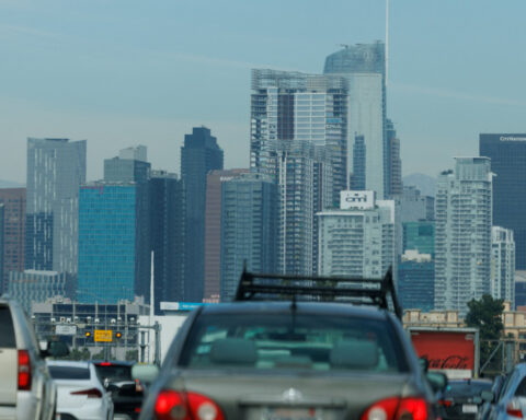 Automakers could halt car sales in California without delay in vehicle tracking law