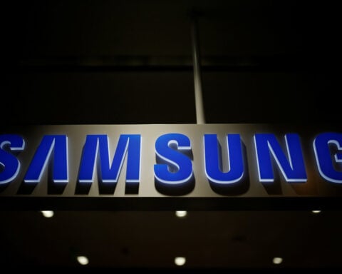 Samsung Electronics considers share buyback for stock bonuses, details undecided