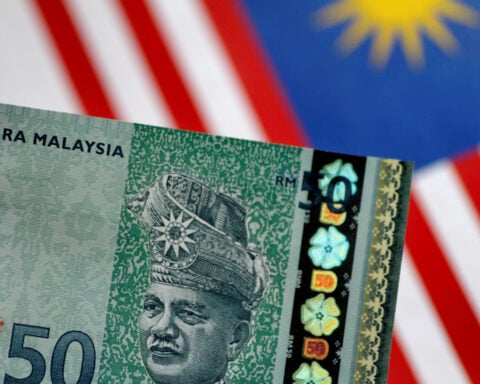 Malaysia to ramp up support for ringgit as foreign outflows, Fed rate outlook weigh