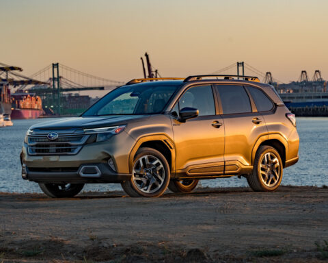 Jeep Cherokee vs Subaru Forester: Edmunds sizes up hybrid SUVs