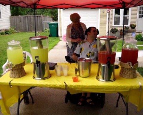 Joe's Lemonade Stand hopes to reach goal of $100K in 11th year fundraising for Gillette Children's
